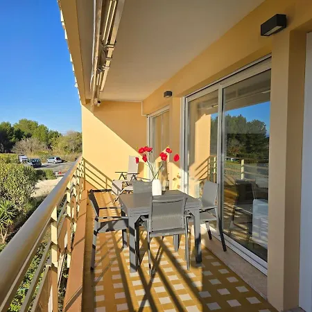 Apartment Venise1, 4 Pers, Front De Mer, Vue Etang, Clim Fréjus